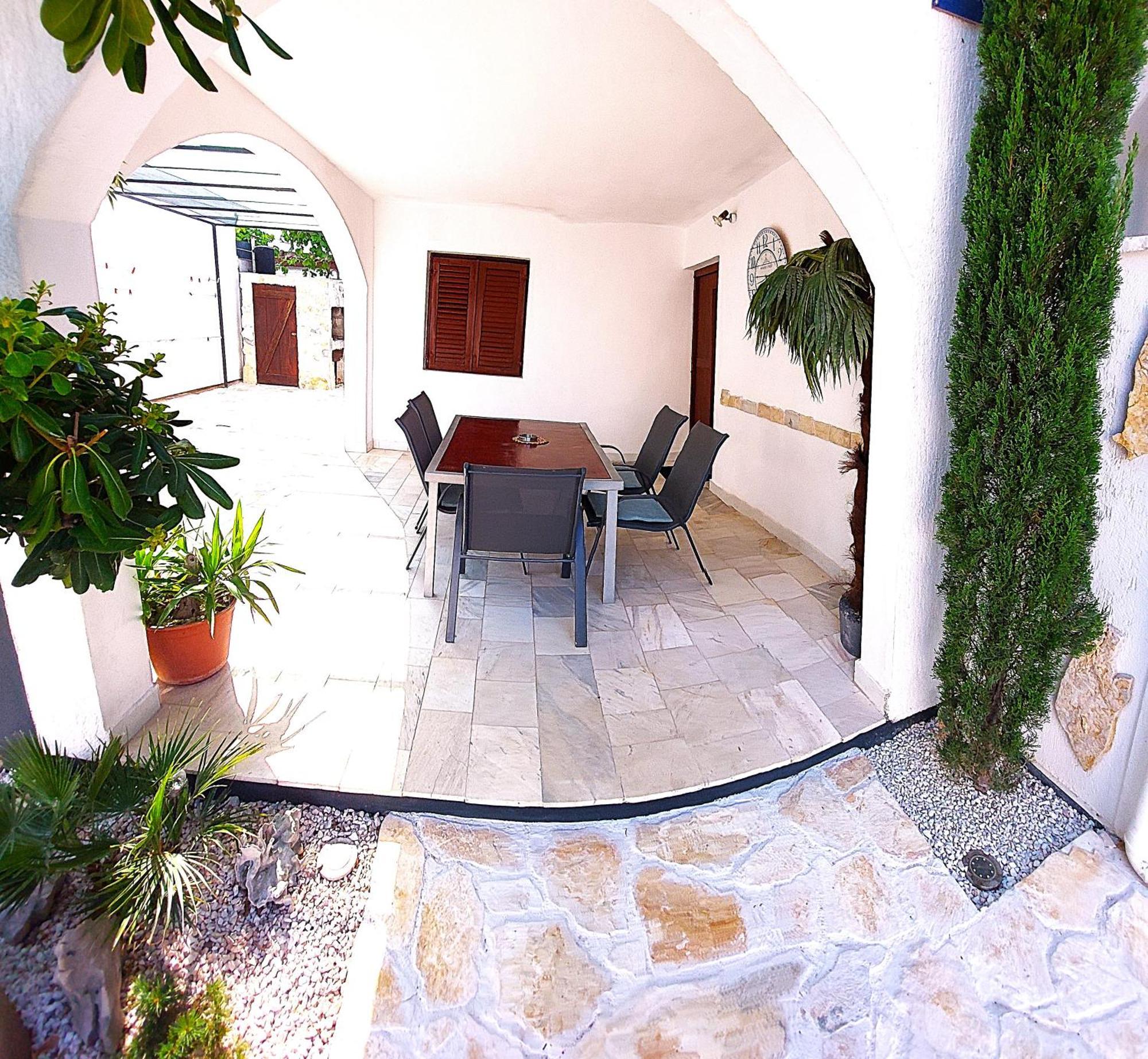 Maltasic Apartmán Vir